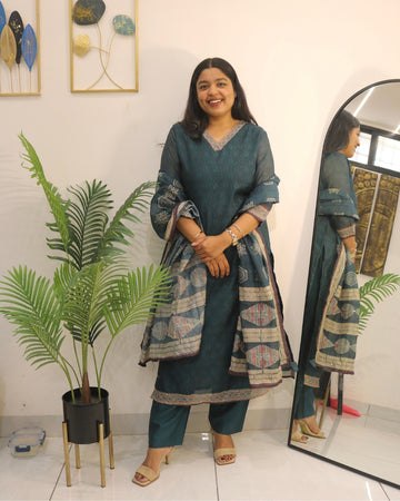 Teal Heritage Thread Work Kurta Set